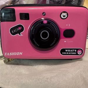 Small Camera Design Crossbody